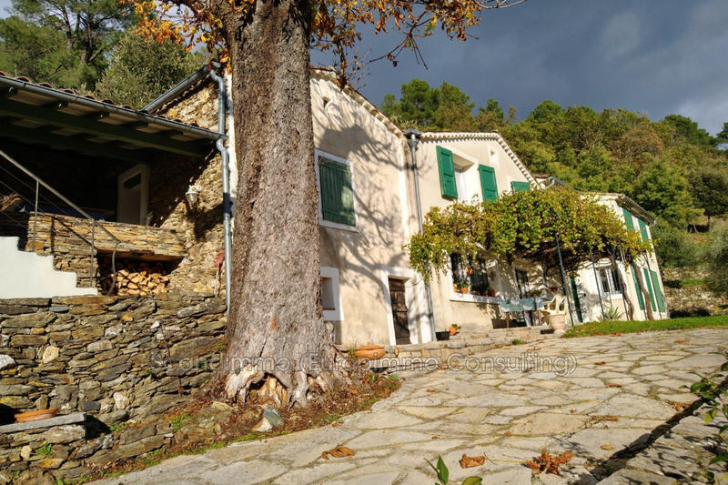 Maison - 199 m² - 5 pièces