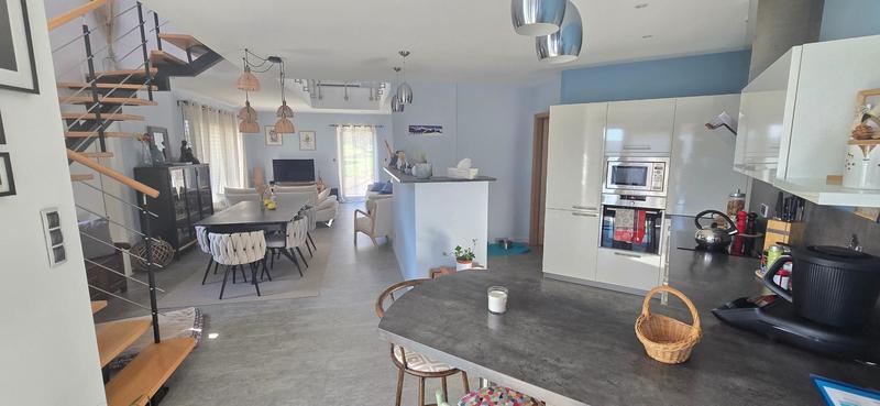 Maison - 147 m² - 5 pièces