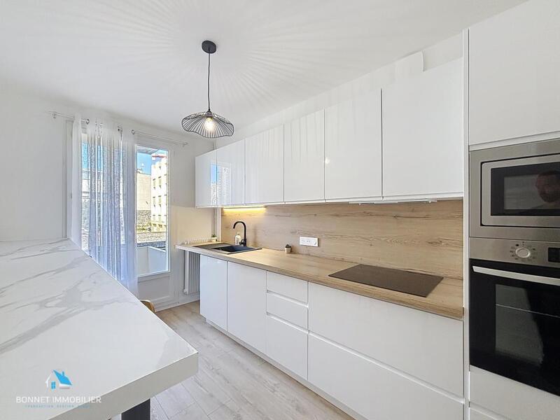 Appartement - 85 m² - 4 pièces