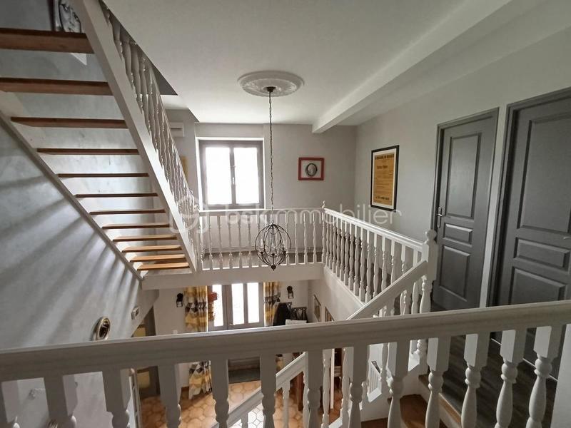 Maison - 186 m² - 7 pièces