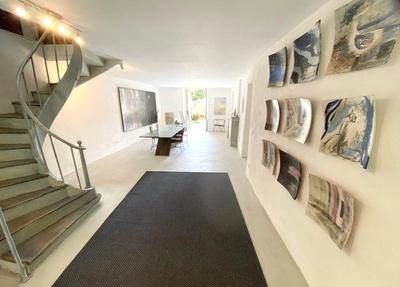 Maison traditionnelle - 300 m² - 8 pièces