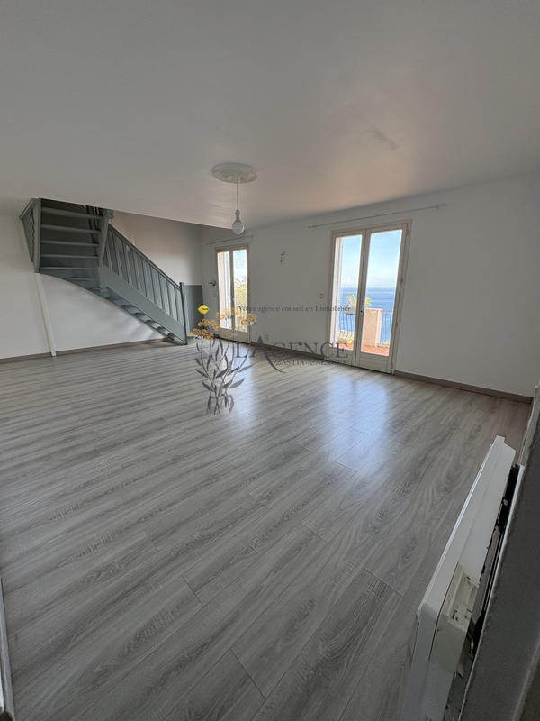 Appartement - 95 m² - 4 pièces