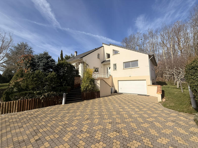 Villa - 215 m² - 7 pièces