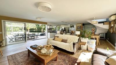 Maison d'architecte - 310 m² - 9 pièces