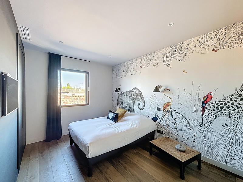 Maison - 243 m² - 8 pièces