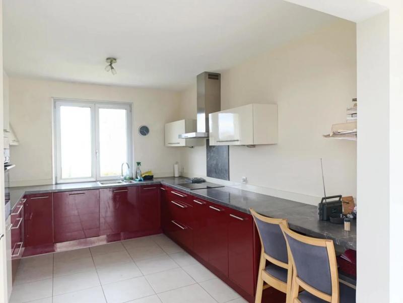 Maison - 95 m² - 5 pièces