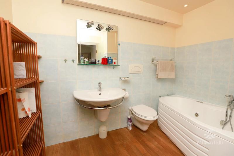 Appartement - 98 m² - 4 pièces