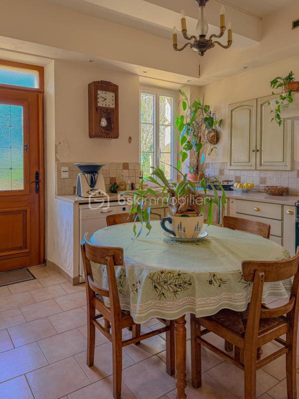 Demeure - 208 m² - 7 pièces