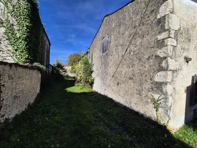 Maison ancienne - 114 m² - 2 pièces