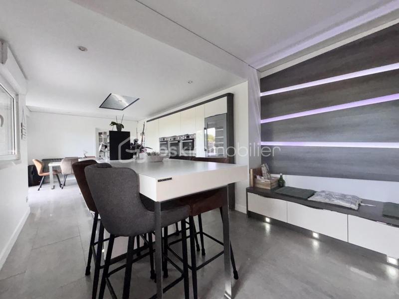 Pavillon - 199 m² - 9 pièces