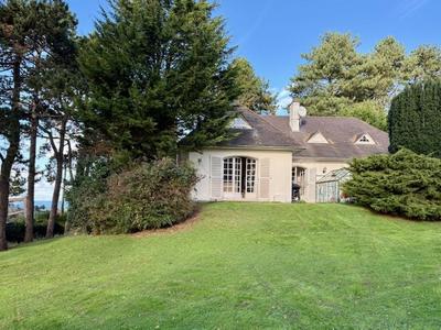 Maison - 182 m² - 7 pièces