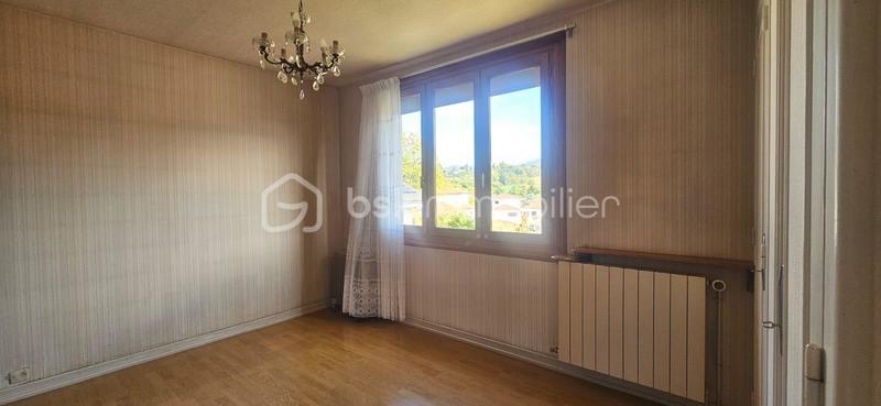 Maison - 235 m² - 5 pièces