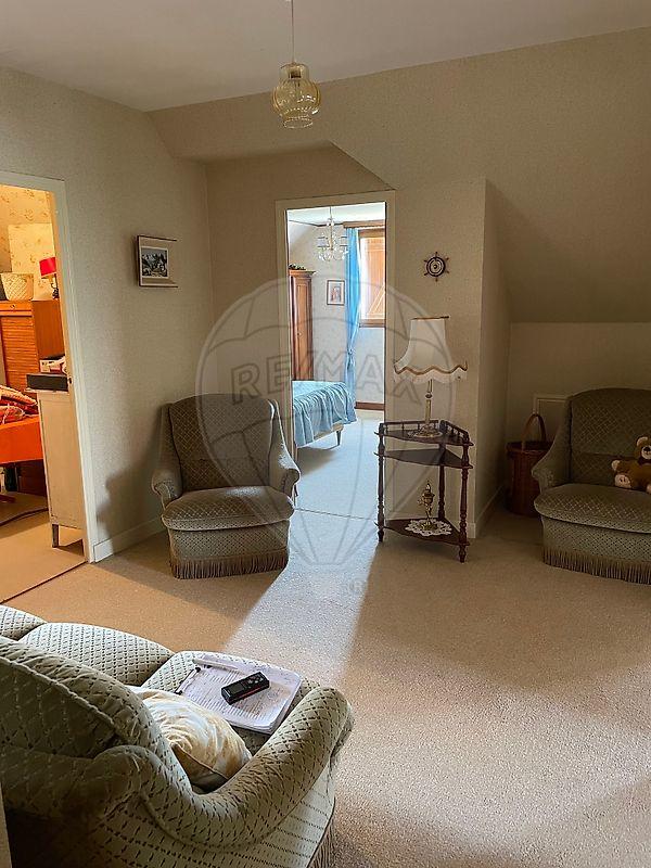 Maison - 152 m² - 6 pièces