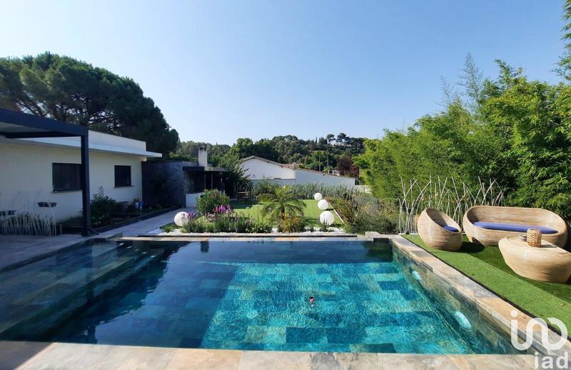 Maison - 180 m² - 5 pièces