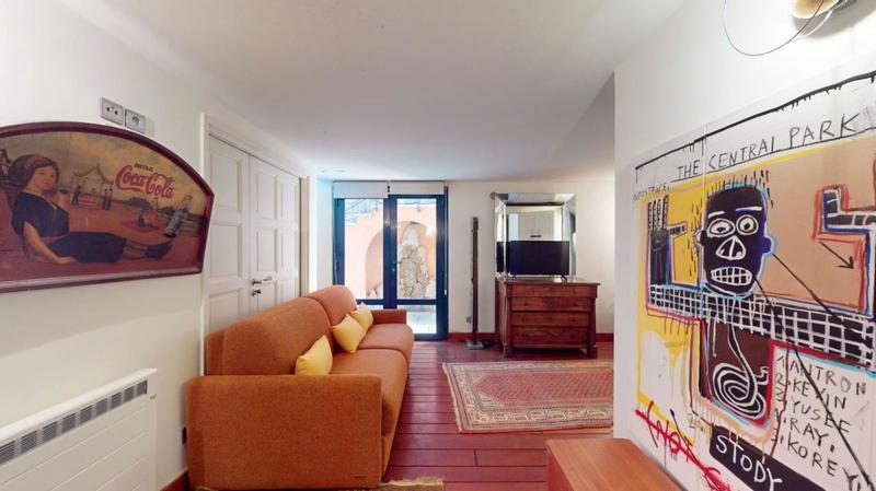 Propriété - 980 m²