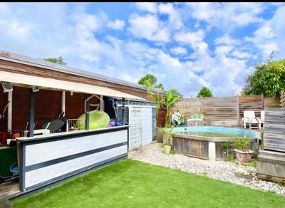 Maison - 95 m² - 4 pièces