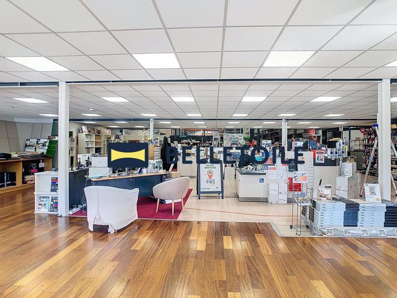 Local commercial - 2 657 m²