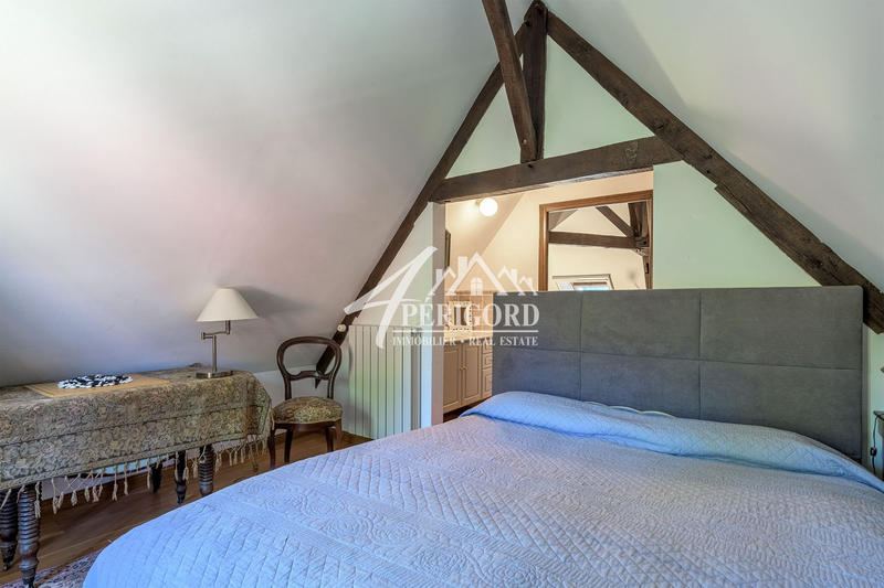 Maison - 227 m² - 14 pièces