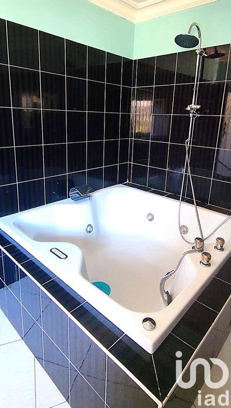 Maison - 190 m² - 6 pièces