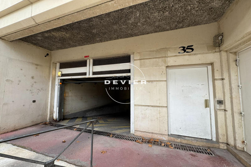 Parking / Garage - 25 m²