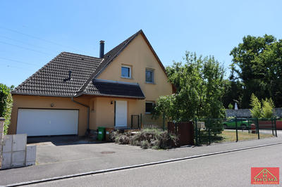 Maison - 96 m² - 5 pièces