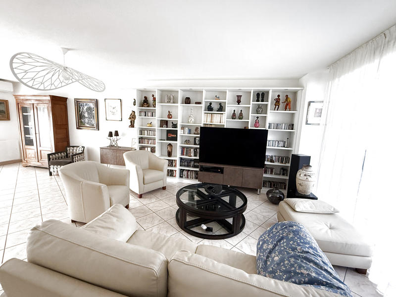 Appartement - 160 m² - 6 pièces