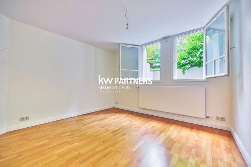 Appartement - 246 m² - 7 pièces