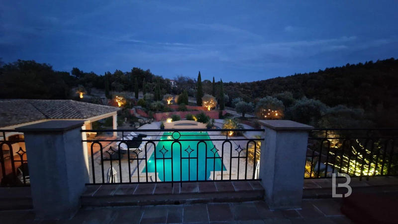 Villa - 290 m² - 8 pièces