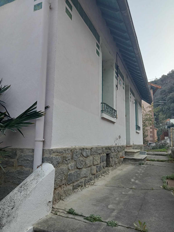 Maison - 231 m² - 12 pièces