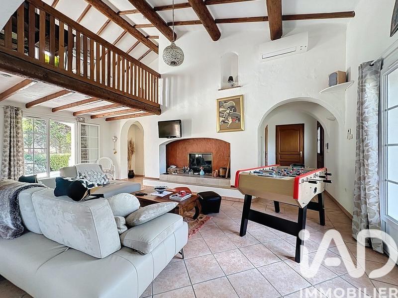 Maison - 216 m² - 6 pièces