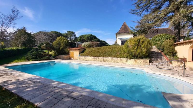 Maison - 165 m² - 5 pièces