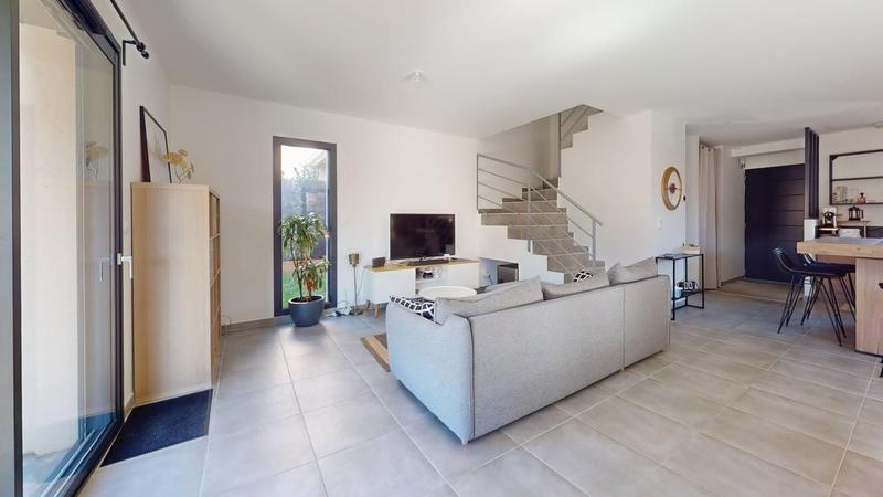 Maison - 95 m² - 4 pièces