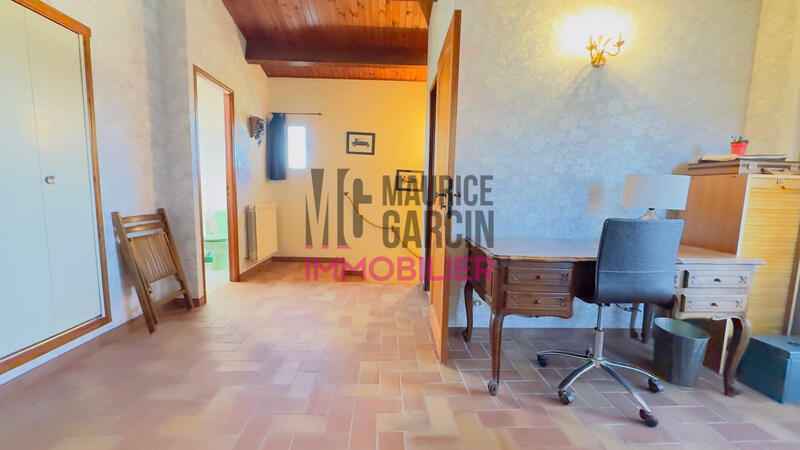 Maison traditionnelle - 160 m² - 6 pièces