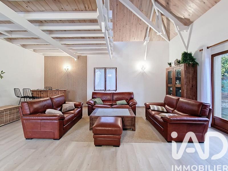 Maison - 215 m² - 7 pièces