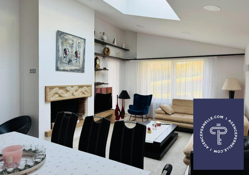 Maison - 140 m² - 5 pièces