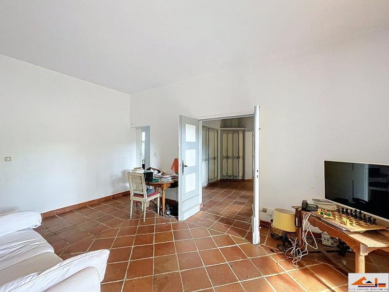 Villa - 216 m² - 8 pièces