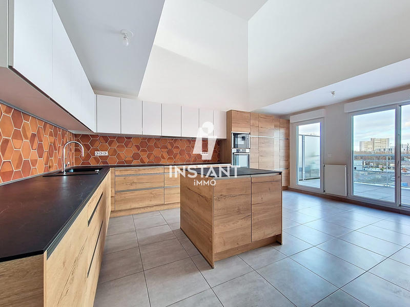 Appartement - 111 m² - 4 pièces