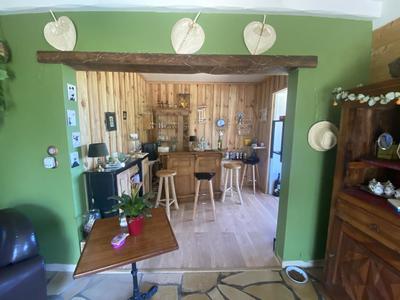 Maison - 220 m² - 7 pièces