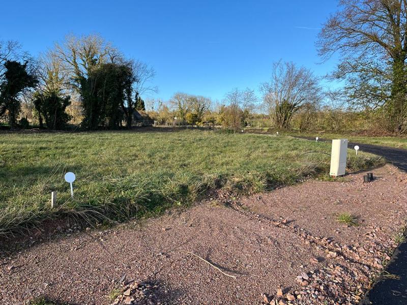 Terrain constructible - 781 m²
