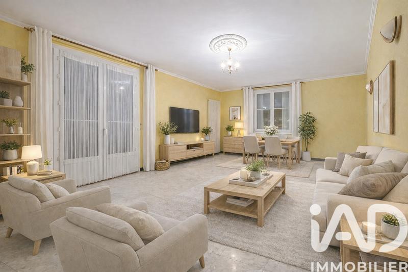 Maison - 90 m² - 5 pièces