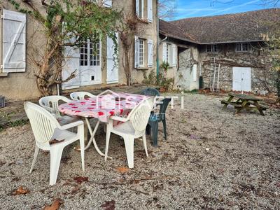 Maison - 150 m² - 9 pièces