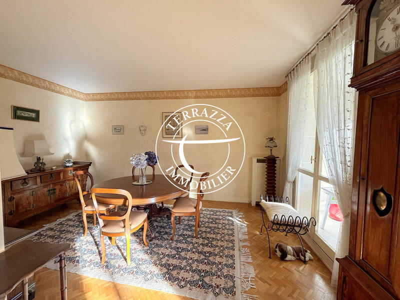 Appartement - 137 m² - 5 pièces