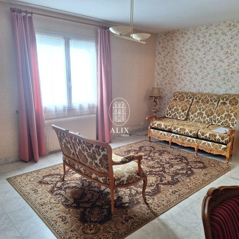 Maison - 150 m² - 8 pièces