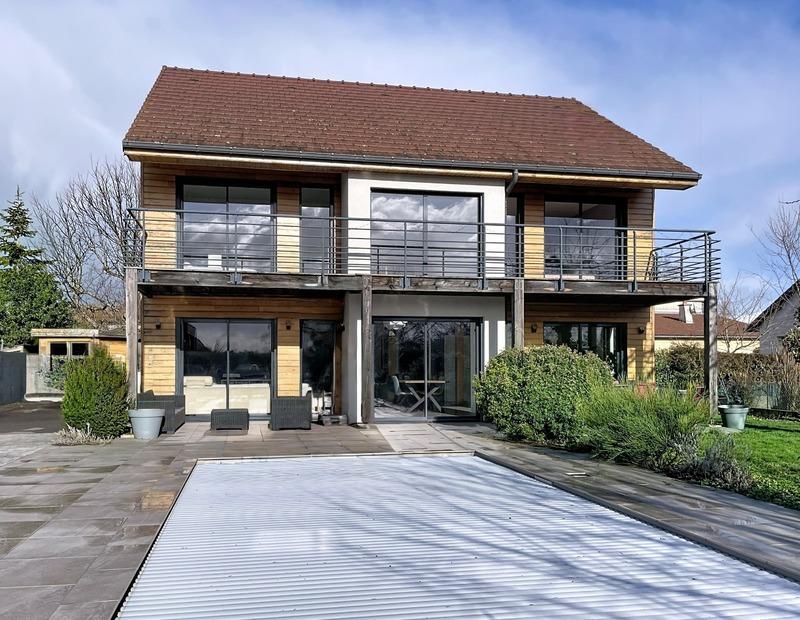 Maison - 163 m² - 6 pièces