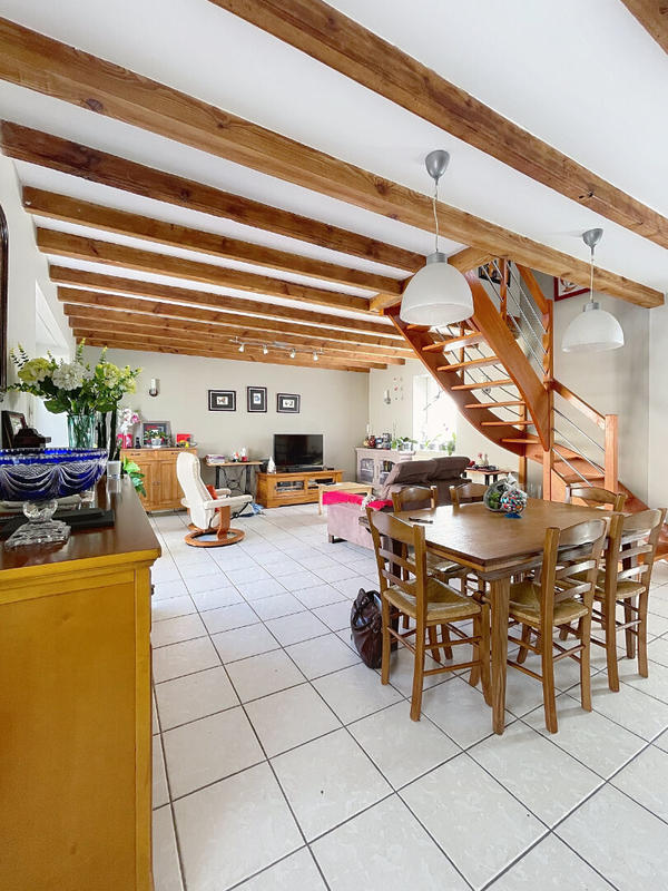 Maison - 90 m² - 3 pièces