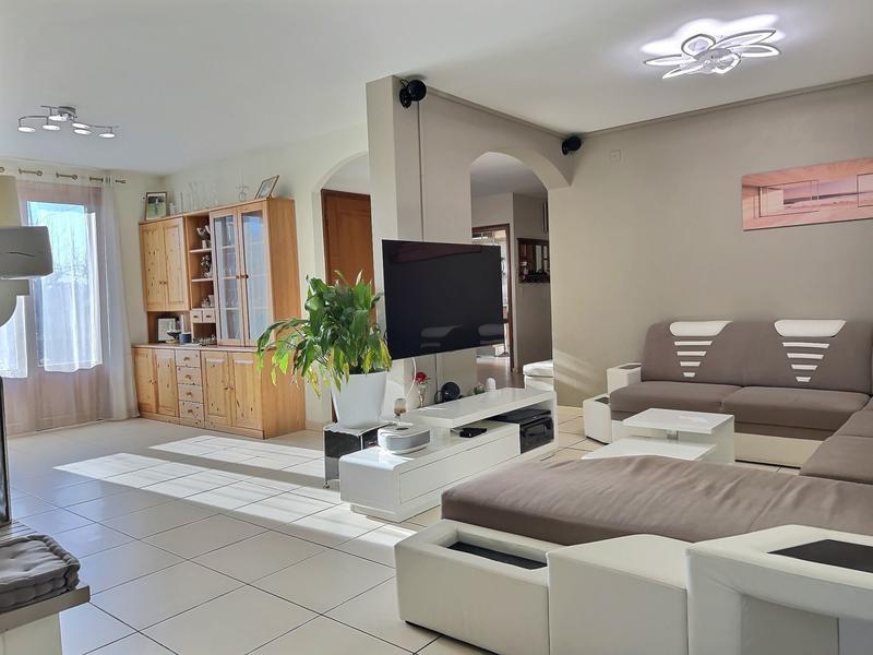 Maison - 182 m² - 8 pièces