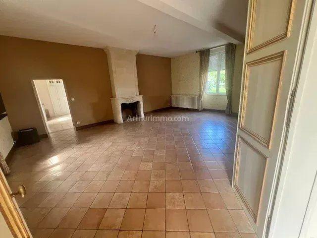 Maison - 280 m² - 10 pièces