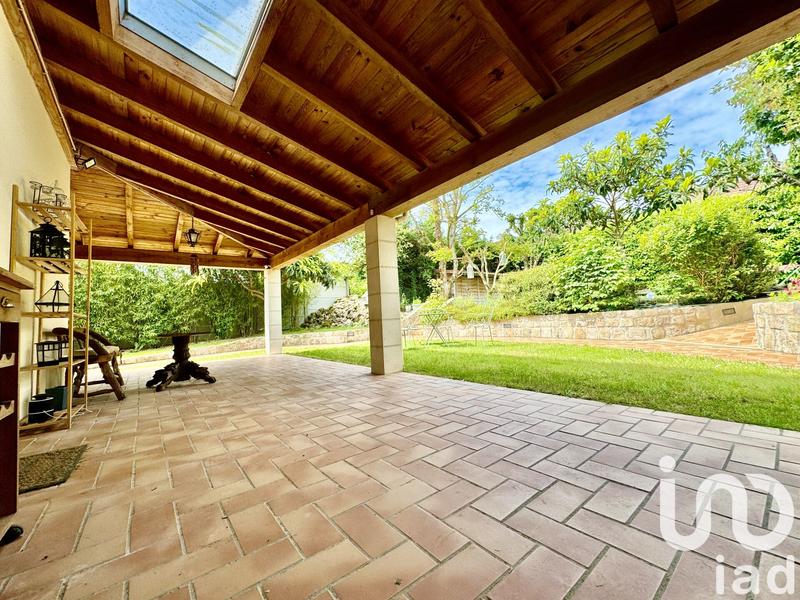 Maison - 140 m² - 8 pièces