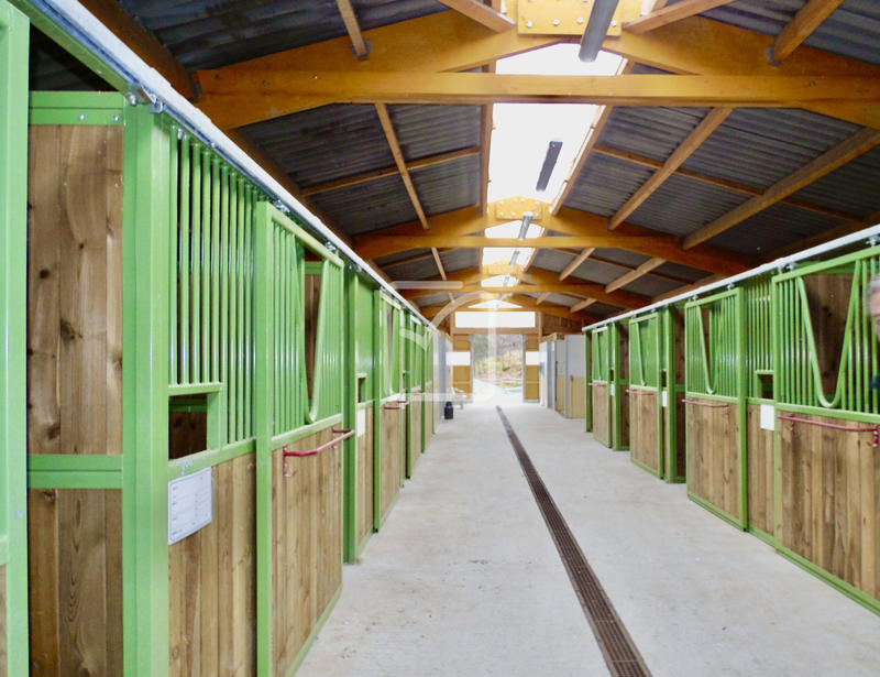 Maison - 250 m² - 15 pièces