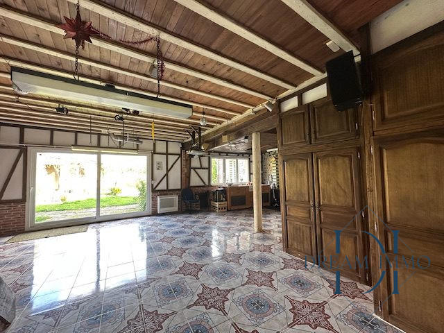 Maison - 216 m² - 7 pièces